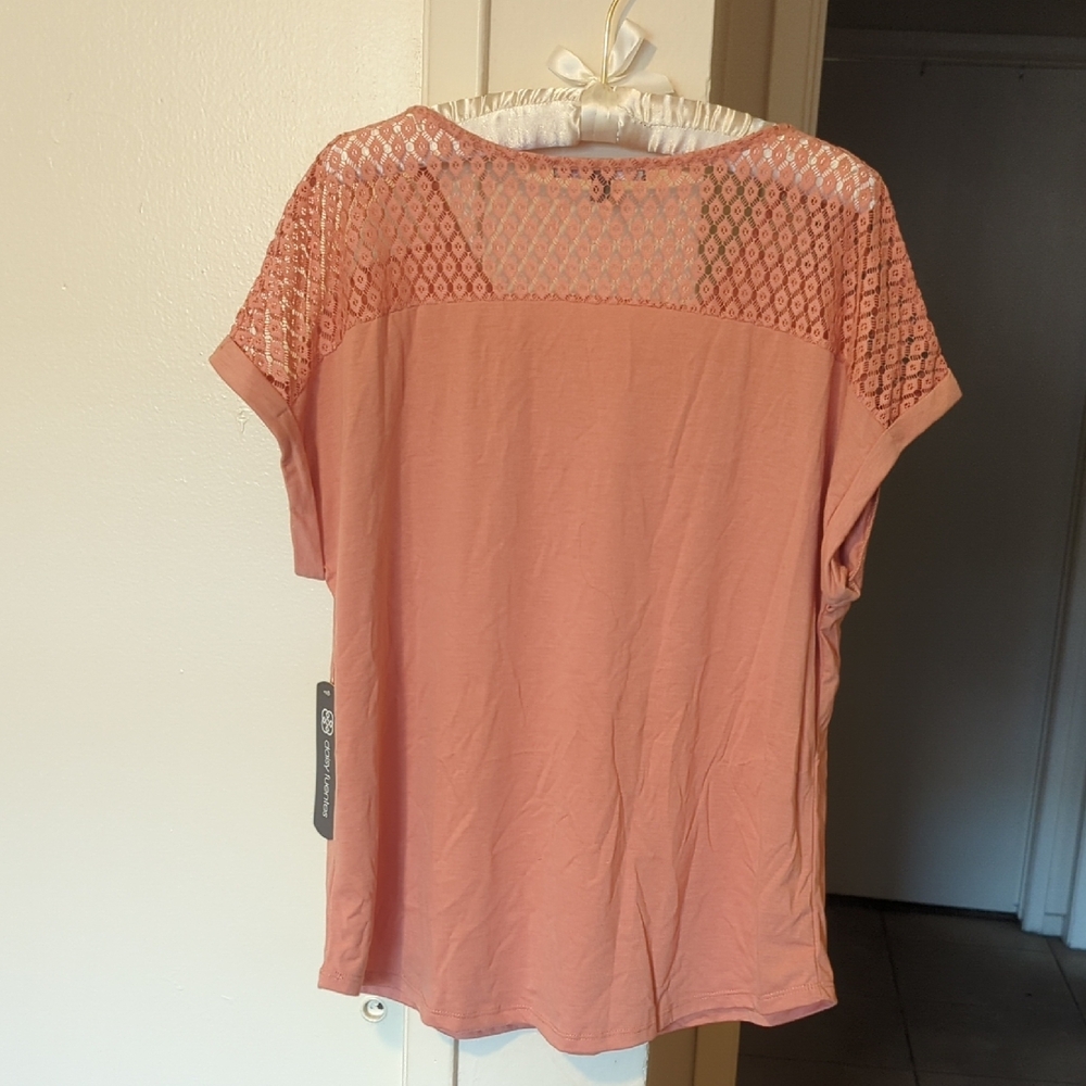 ✨SALE✨Daisy Fuentes Pink Relaxed Short Sleeve Blouse - Picture 2 of 5